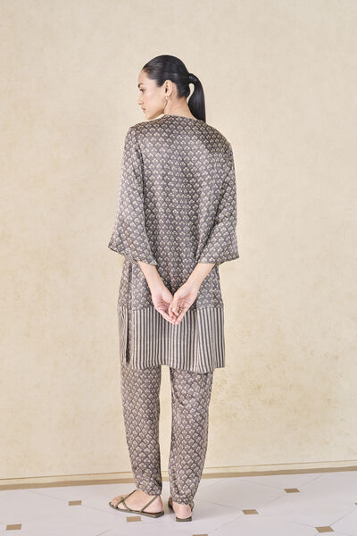 Bay Handcrafted Ajrakh Silk Co-ord - Grey